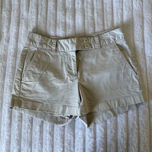 Women’s Vineyard Vines Beige Chino Shorts 00